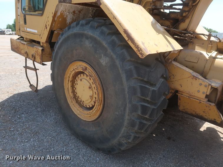 image for item JR9401 1996 Caterpillar 615C Series II  elevating scraper