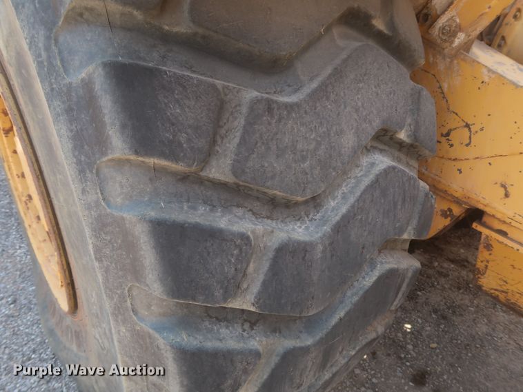 image for item JR9401 1996 Caterpillar 615C Series II  elevating scraper