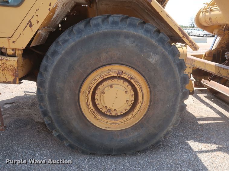 image for item JR9401 1996 Caterpillar 615C Series II  elevating scraper