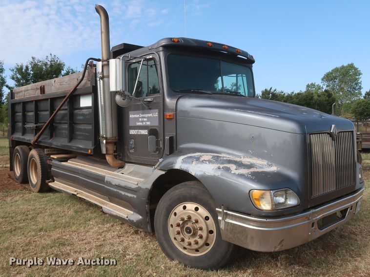 image for item JR9430 1999 International 9200  dump truck