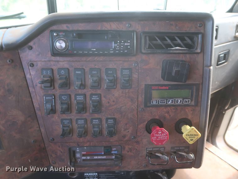 image for item JR9430 1999 International 9200  dump truck