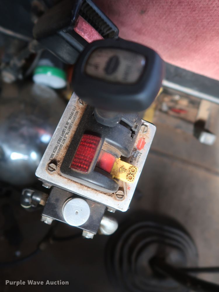 image for item JR9430 1999 International 9200  dump truck