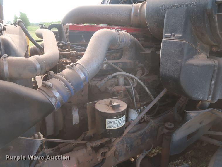 image for item JR9430 1999 International 9200  dump truck