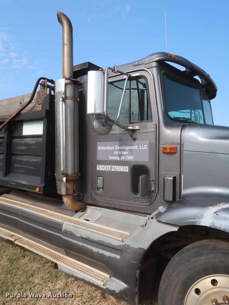image for item JR9430 1999 International 9200  dump truck