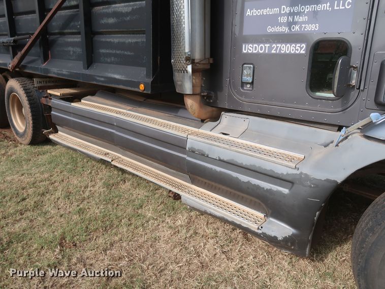 image for item JR9430 1999 International 9200  dump truck