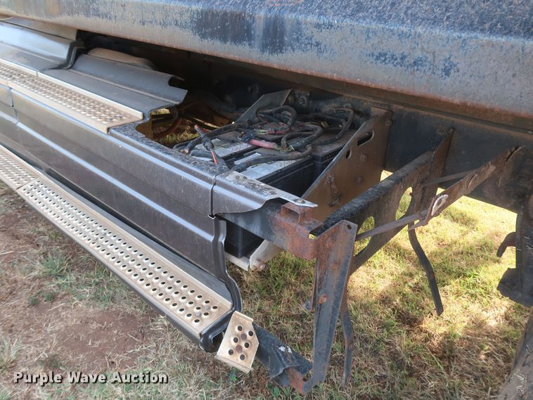 image for item JR9430 1999 International 9200  dump truck