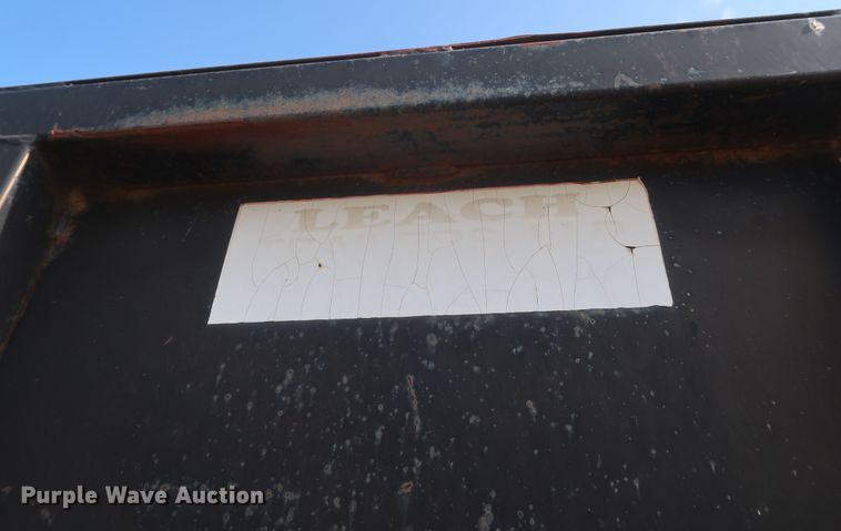 image for item JR9430 1999 International 9200  dump truck