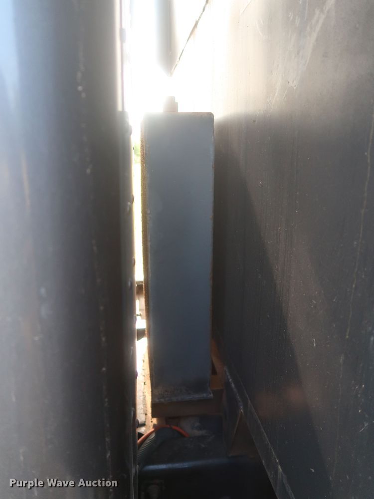 image for item JR9430 1999 International 9200  dump truck