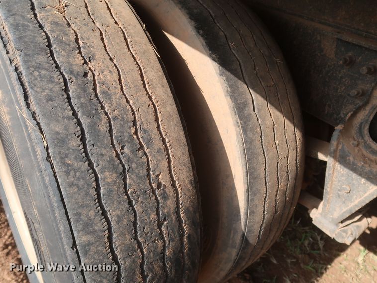 image for item JR9430 1999 International 9200  dump truck