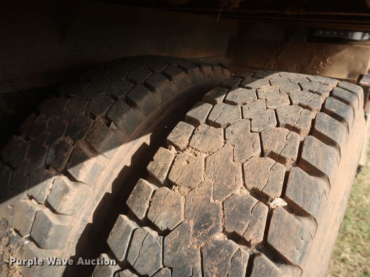 image for item JR9430 1999 International 9200  dump truck