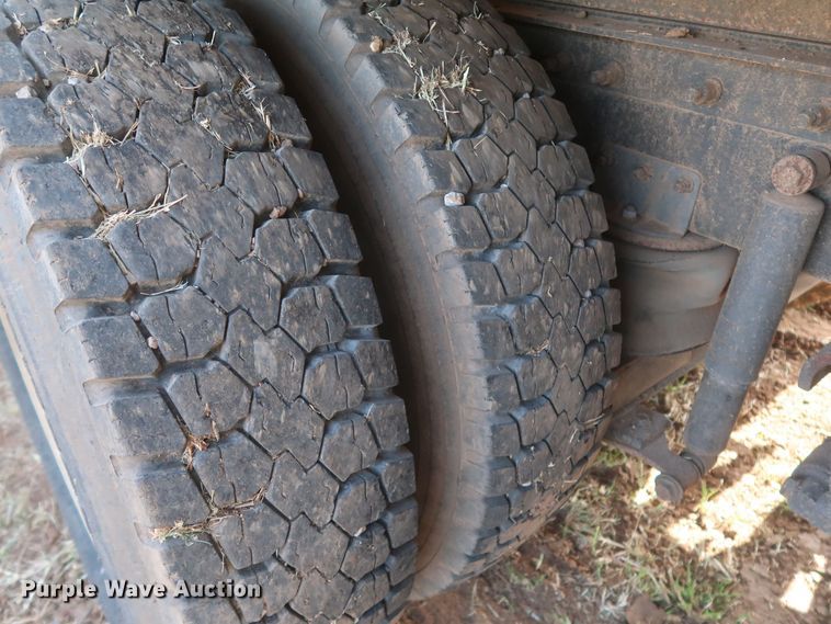 image for item JR9430 1999 International 9200  dump truck