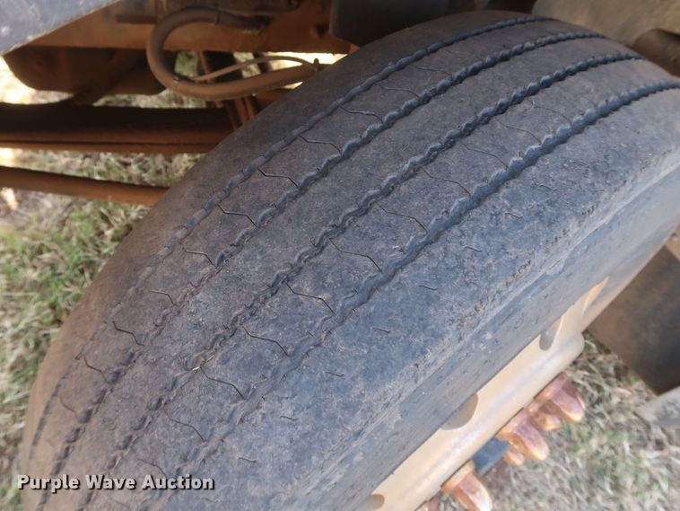 image for item JR9430 1999 International 9200  dump truck