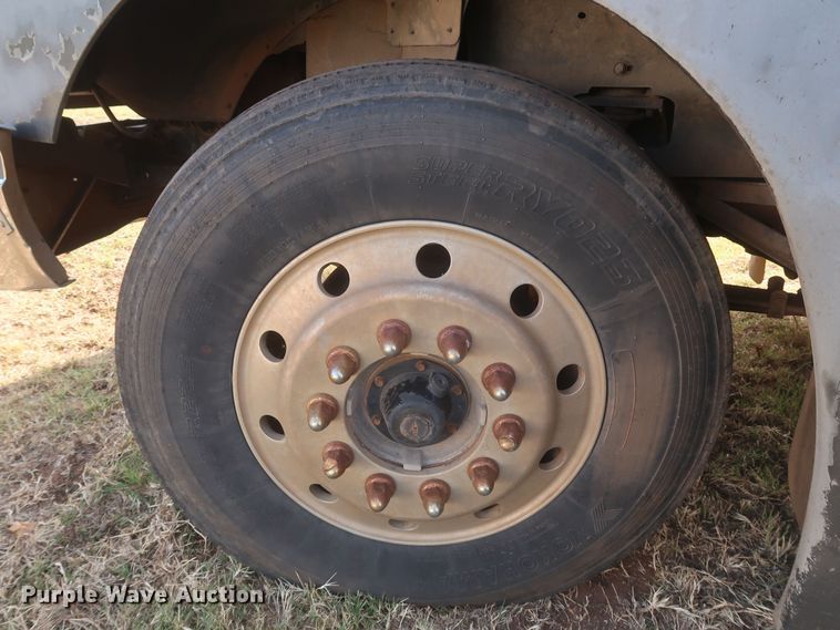 image for item JR9430 1999 International 9200  dump truck