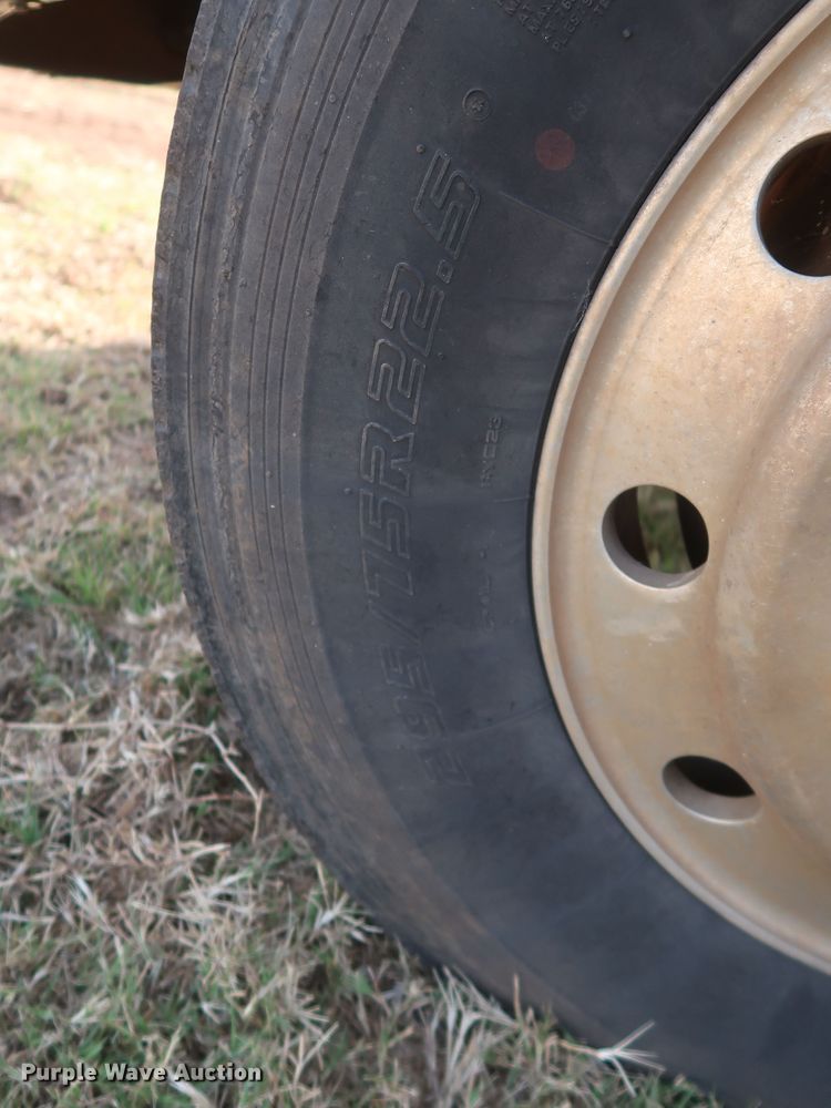 image for item JR9430 1999 International 9200  dump truck