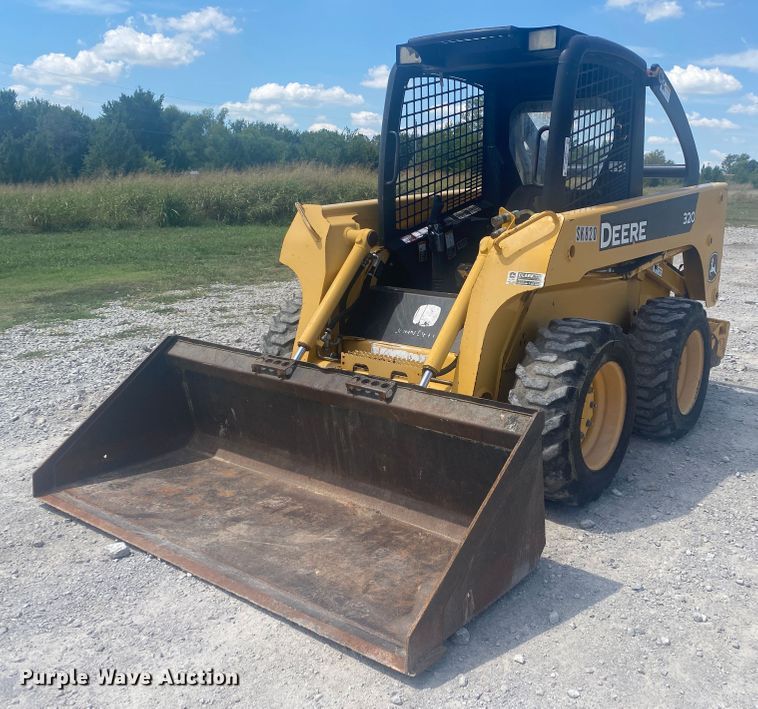image for item JW9455 2006 John Deere 320  skid steer loader