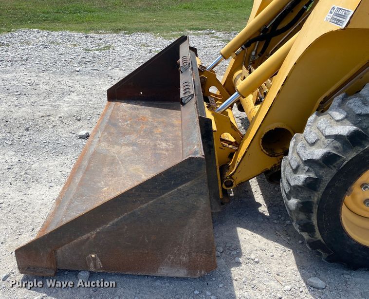 image for item JW9455 2006 John Deere 320  skid steer loader