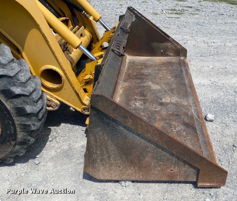 image for item JW9455 2006 John Deere 320  skid steer loader