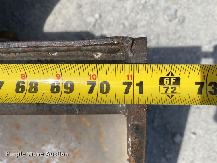 image for item JW9455 2006 John Deere 320  skid steer loader