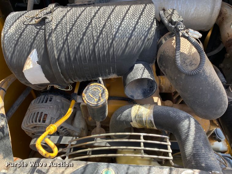 image for item JW9455 2006 John Deere 320  skid steer loader