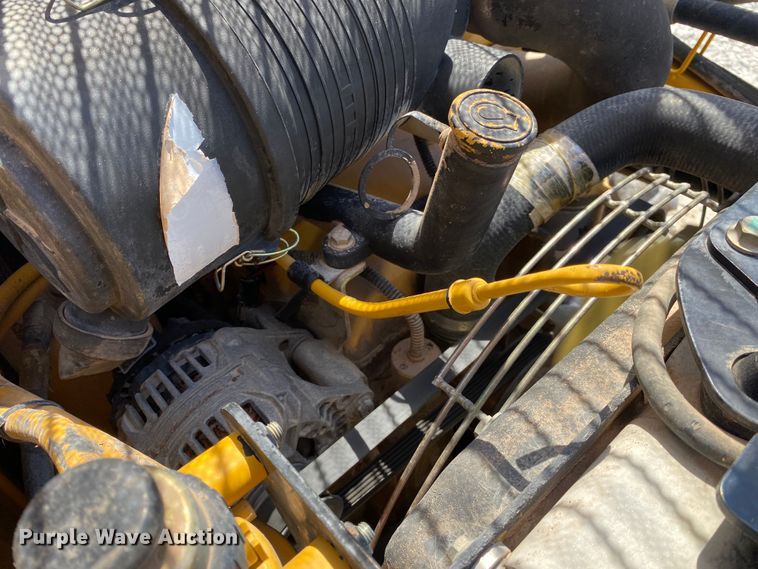 image for item JW9455 2006 John Deere 320  skid steer loader