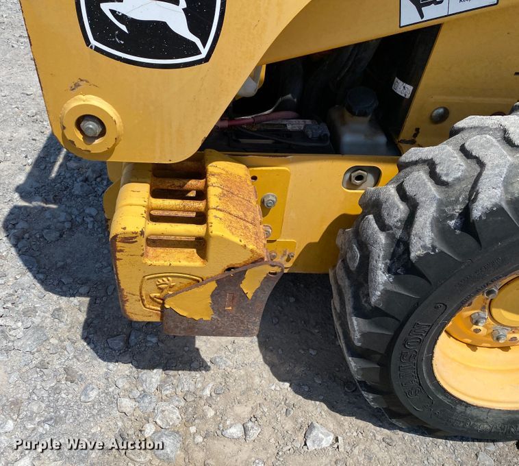 image for item JW9455 2006 John Deere 320  skid steer loader