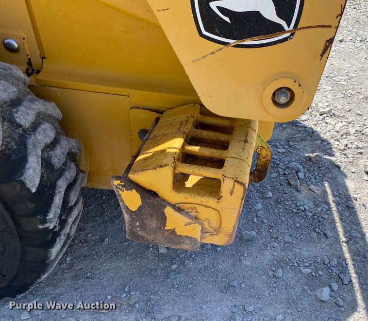 image for item JW9455 2006 John Deere 320  skid steer loader