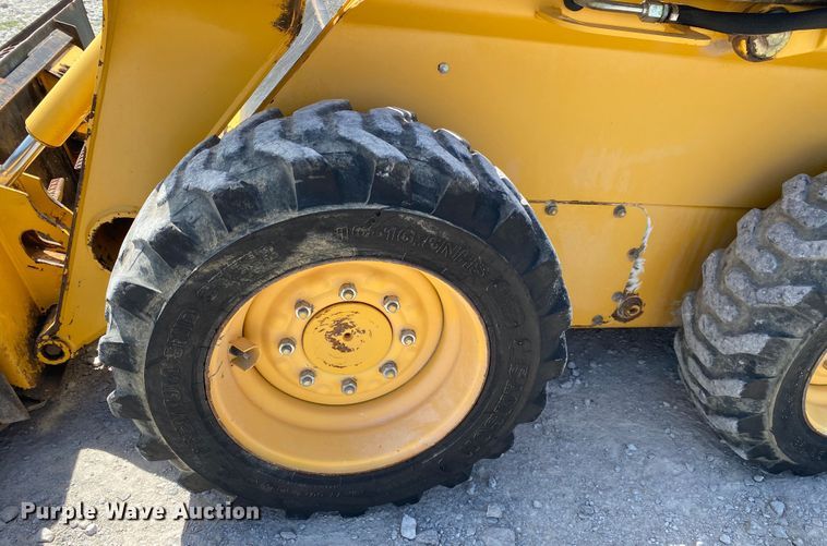 image for item JW9455 2006 John Deere 320  skid steer loader