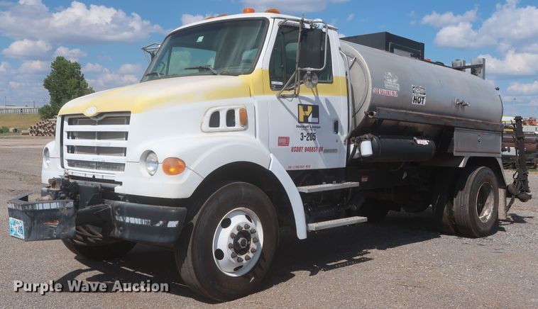 image for item JX9219 2007 Sterling L7500  oil distributor truck