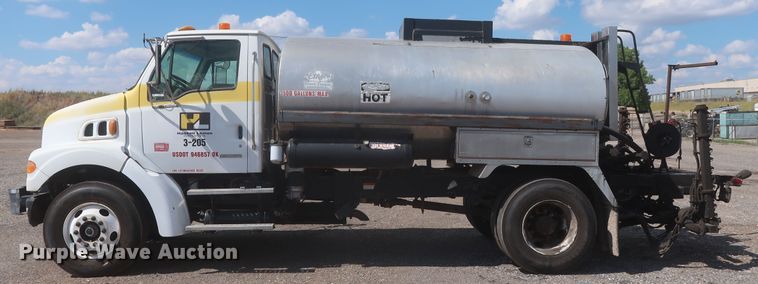 image for item JX9219 2007 Sterling L7500  oil distributor truck