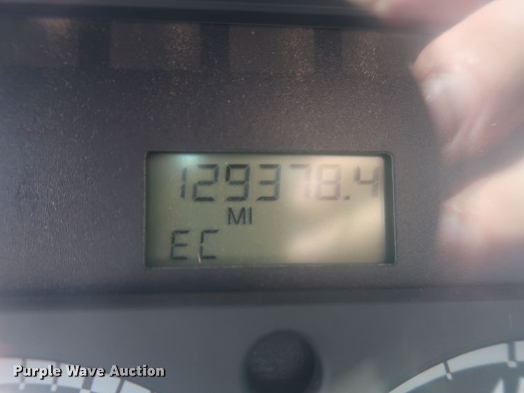 image for item JX9219 2007 Sterling L7500  oil distributor truck