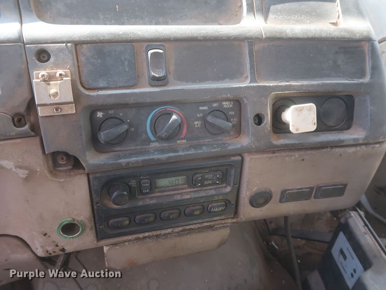 image for item JX9219 2007 Sterling L7500  oil distributor truck