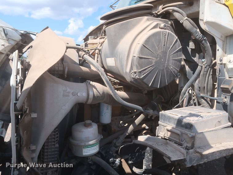 image for item JX9219 2007 Sterling L7500  oil distributor truck