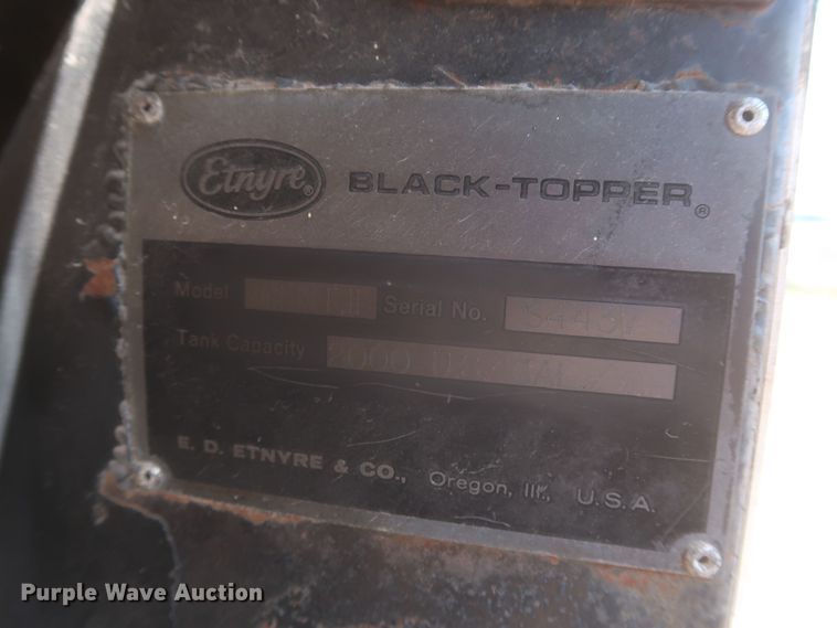 image for item JX9219 2007 Sterling L7500  oil distributor truck