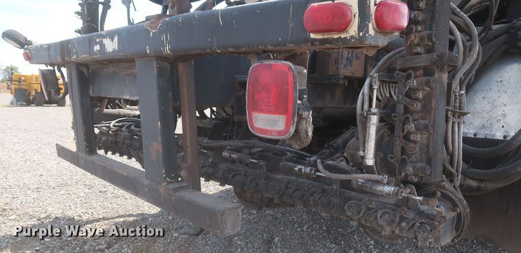 image for item JX9219 2007 Sterling L7500  oil distributor truck