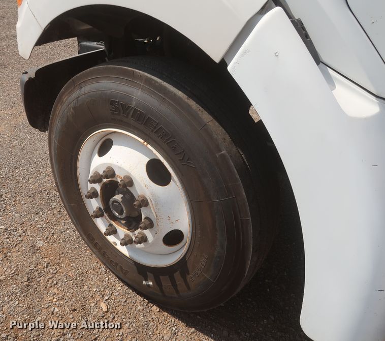 image for item JX9219 2007 Sterling L7500  oil distributor truck