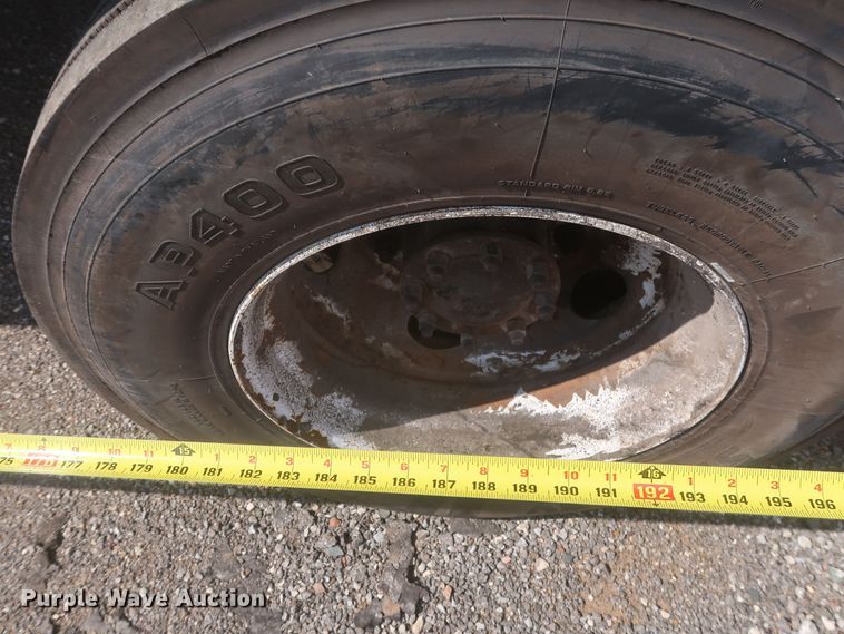 image for item JX9219 2007 Sterling L7500  oil distributor truck