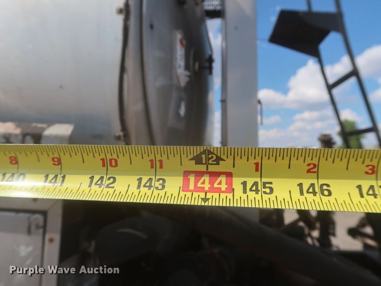 image for item JX9219 2007 Sterling L7500  oil distributor truck