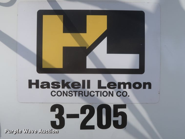 image for item JX9219 2007 Sterling L7500  oil distributor truck