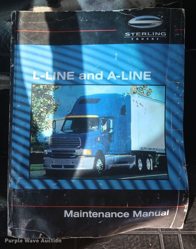 image for item JX9219 2007 Sterling L7500  oil distributor truck