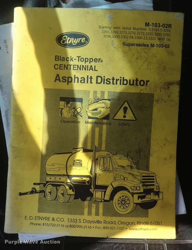 image for item JX9219 2007 Sterling L7500  oil distributor truck