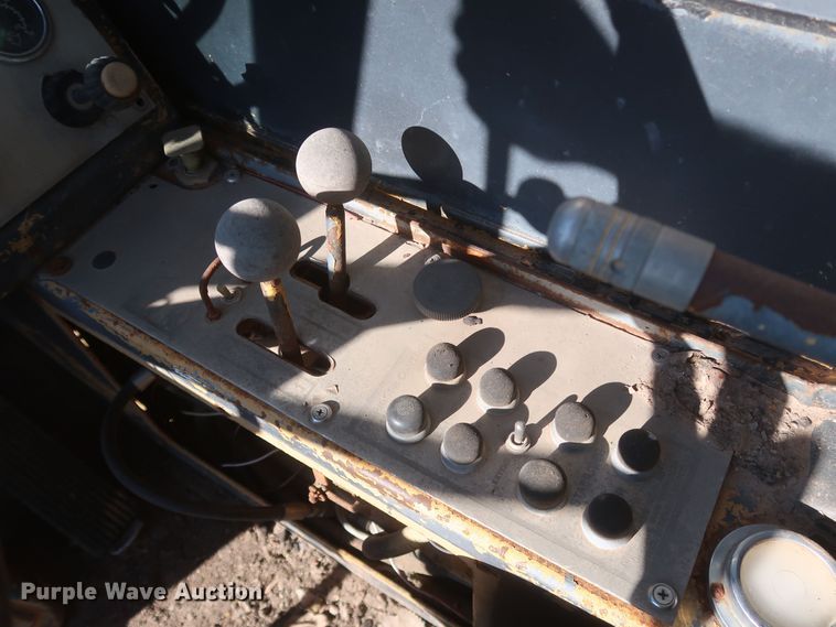 image for item JX9229 1982 Grove RT630  crane