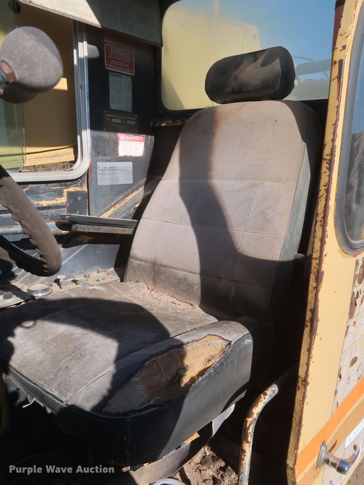 image for item JX9229 1982 Grove RT630  crane