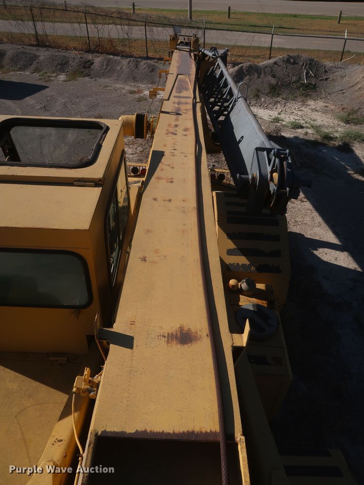 image for item JX9229 1982 Grove RT630  crane