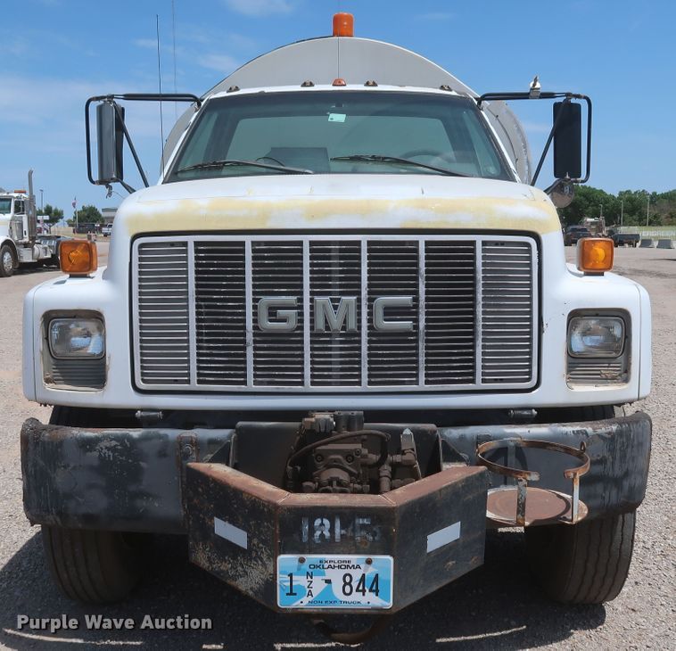 image for item JX9231 2000 GMC C7500  oil distributor truck