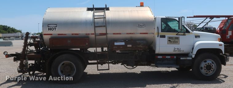 image for item JX9231 2000 GMC C7500  oil distributor truck