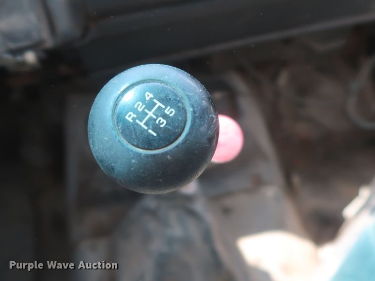 image for item JX9231 2000 GMC C7500  oil distributor truck