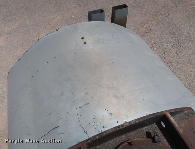 image for item JX9231 2000 GMC C7500  oil distributor truck