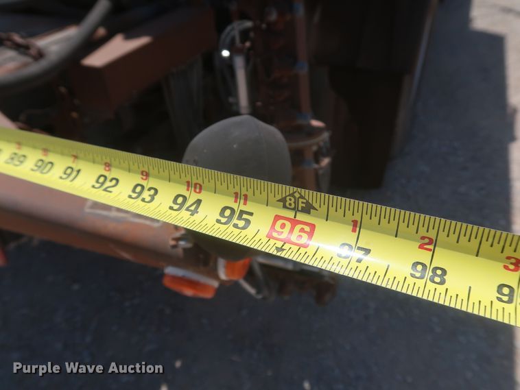 image for item JX9231 2000 GMC C7500  oil distributor truck