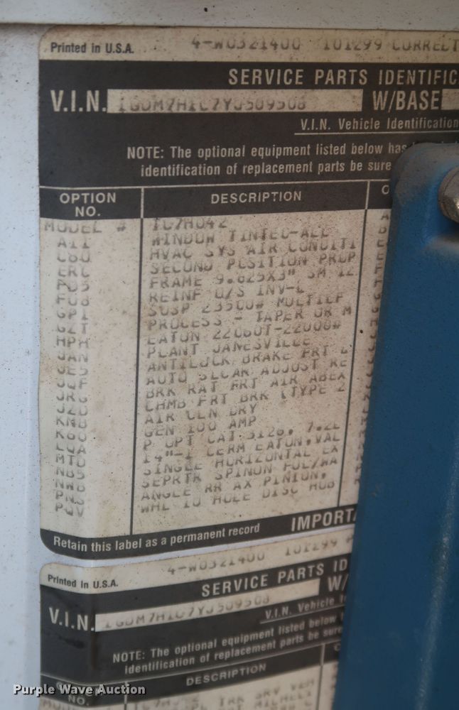 image for item JX9231 2000 GMC C7500  oil distributor truck