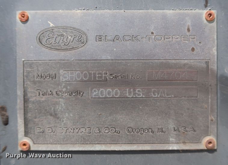 image for item JX9231 2000 GMC C7500  oil distributor truck